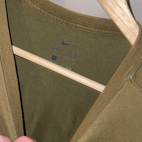 Nike Golf DriFit T-shirt - Picture 2 of 4